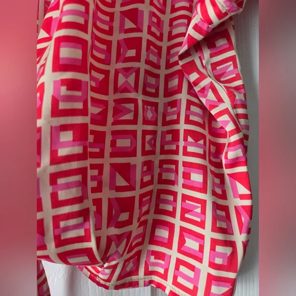 Lulu's Red Geometric Wrap Crop Top Size L - Picture 5 of 13